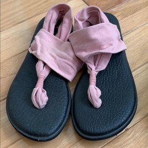 Sanük yoga sandals